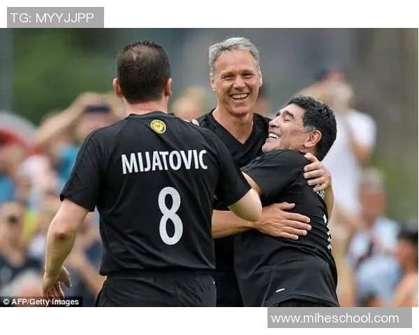 足球明星包子的传奇故事与他在绿茵场上的辉煌成就揭秘